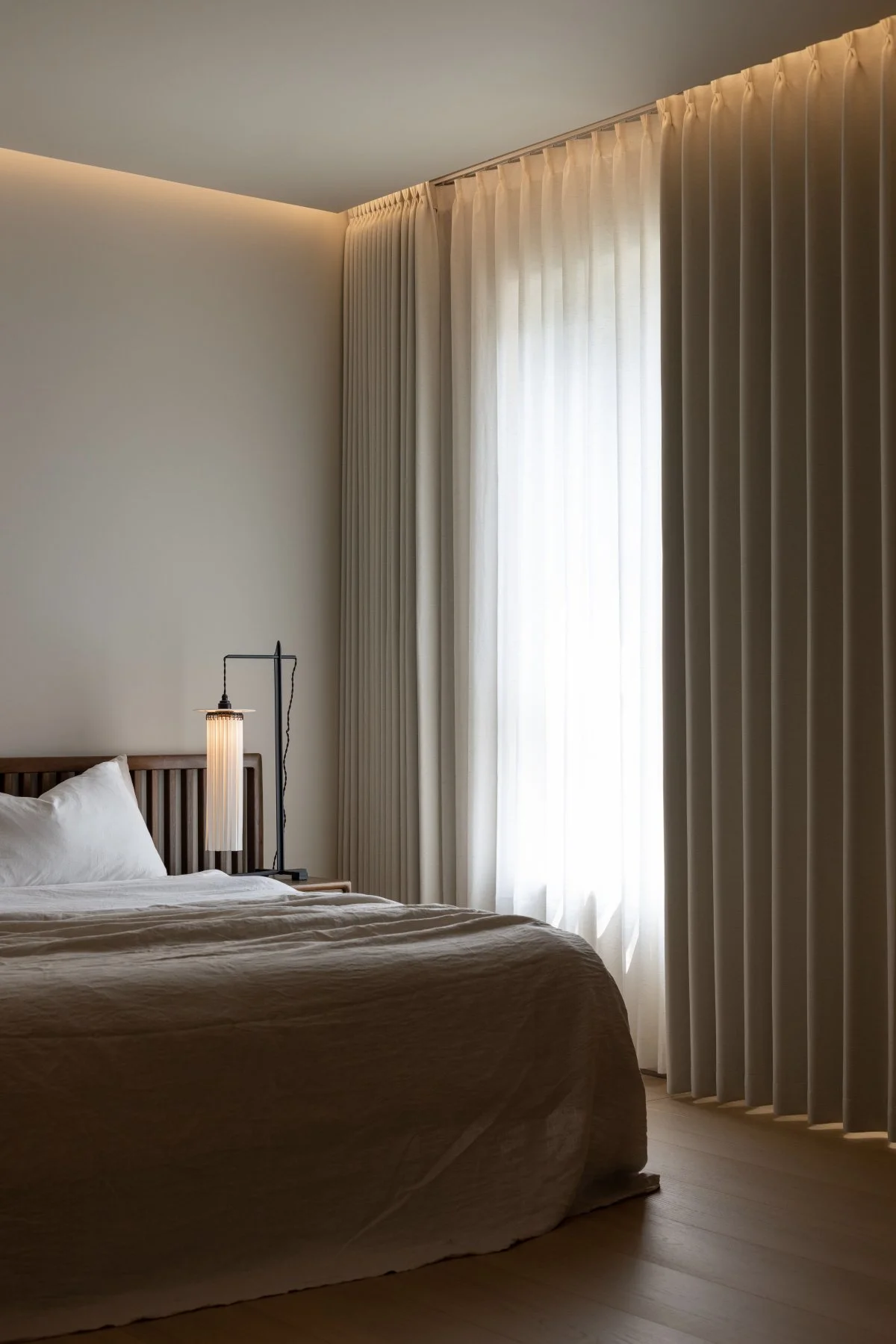 Light-Filtering Curtains for Lazy Weekends
